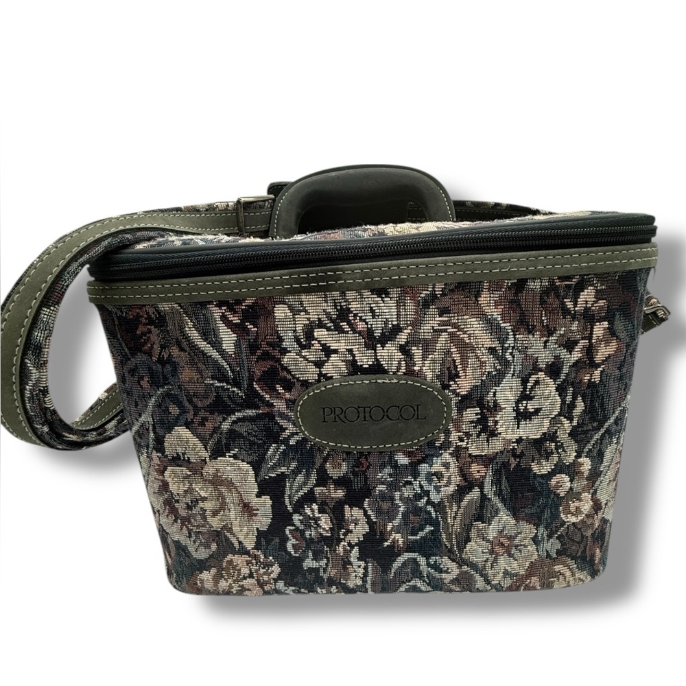Protocol Vintage  Floral Tapestry Vanity Makeup toiletry Case Bag With Lock &key
